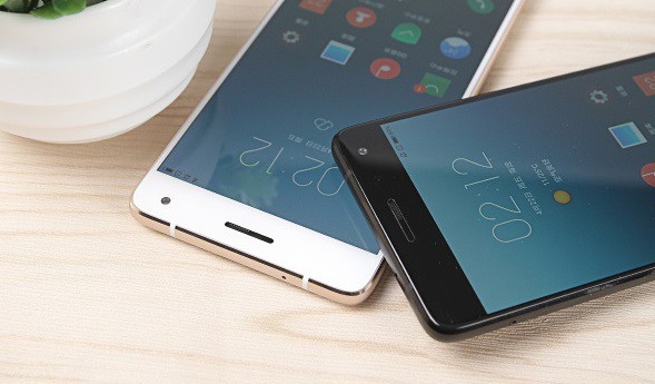 Lenovo-ZUK-Z2-Pro-close-look-2.jpg Lenovo-ZUK-Z2-Pro-close-look-2.jpg